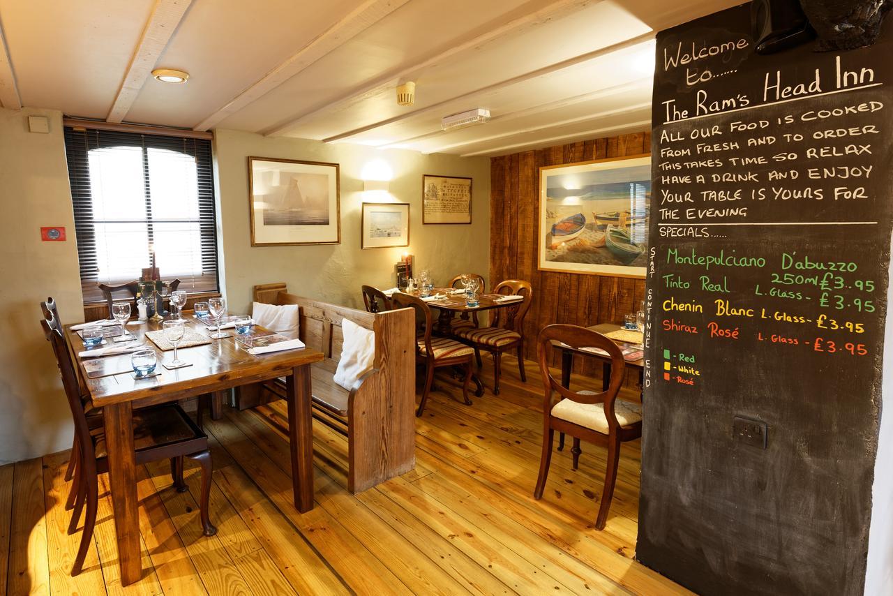Rams Head Inn Dolton Eksteriør billede